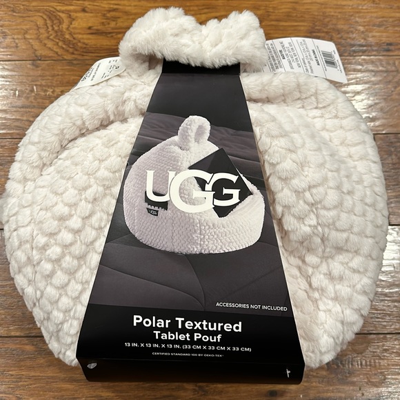 UGG Bedding Ugg Polar Textured Tablet Pouf New In Package3 Inch X